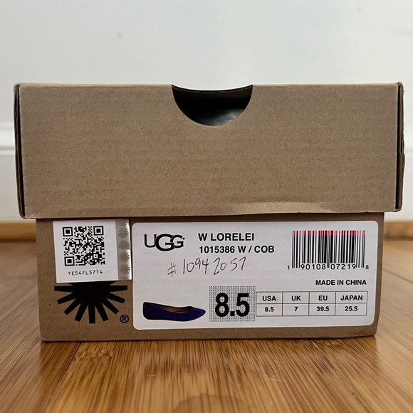 UGG Cobalt Blue Studded Suede Flats 8.5 BNIB - Picture 8 of 9